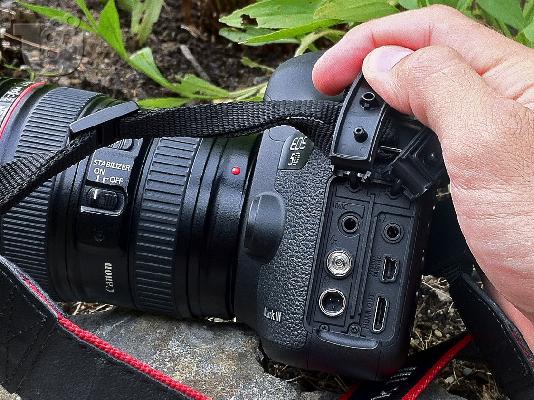PoulaTo: Νέα άφιξη Canon EOS 5D Mark III Digital φωτογραφική μηχανή με 75-300mm